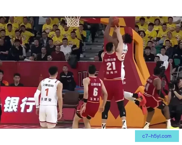 上海轻取山西11连胜 李弘权27分领衔